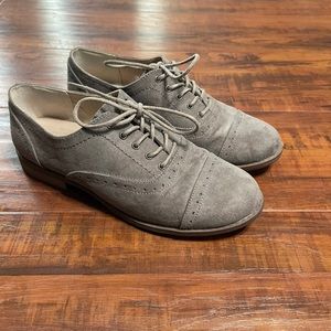 Nine West grey suede oxfords